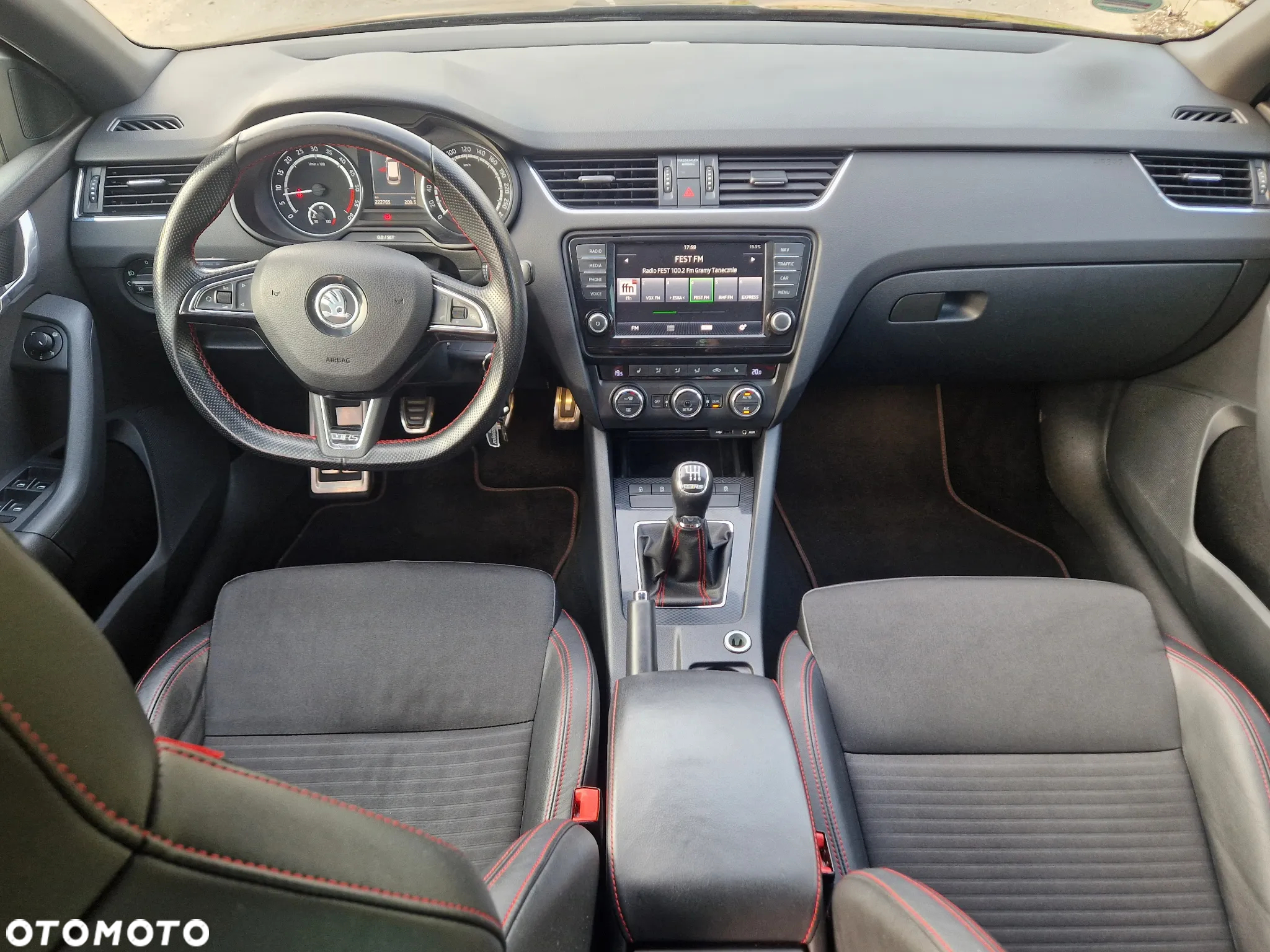 Skoda Octavia Combi 2.0 TDI (Green tec) RS - 26