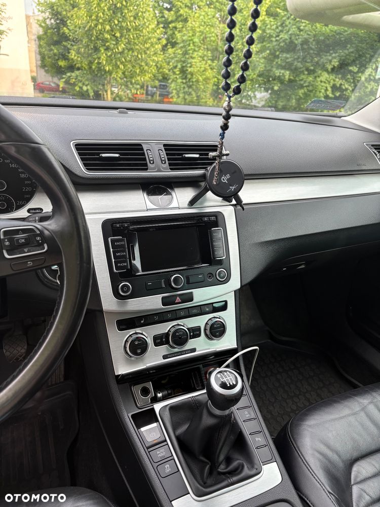 Volkswagen Passat 2.0 TDI Highline - 10