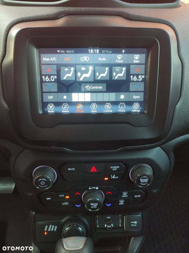 Jeep Renegade - 26