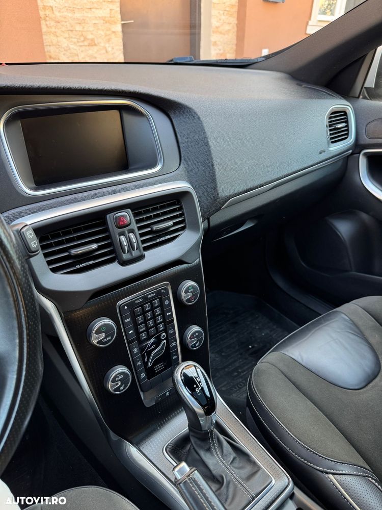 Volvo V40 T4 Geartronic RDesign - 16