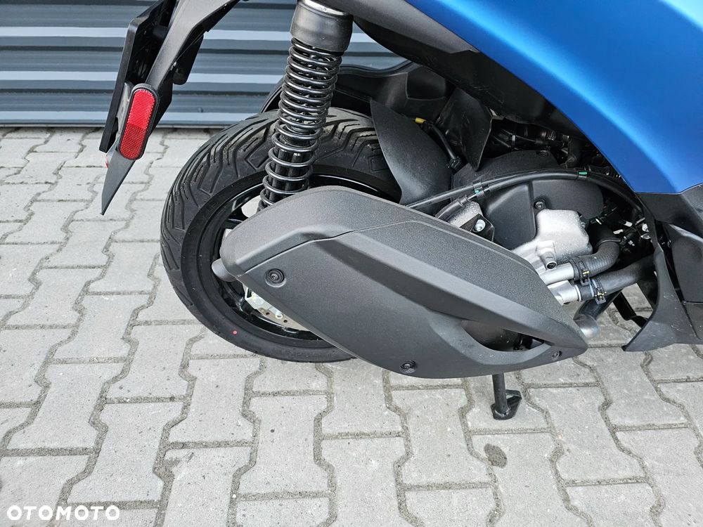 Piaggio MP-3 - 9