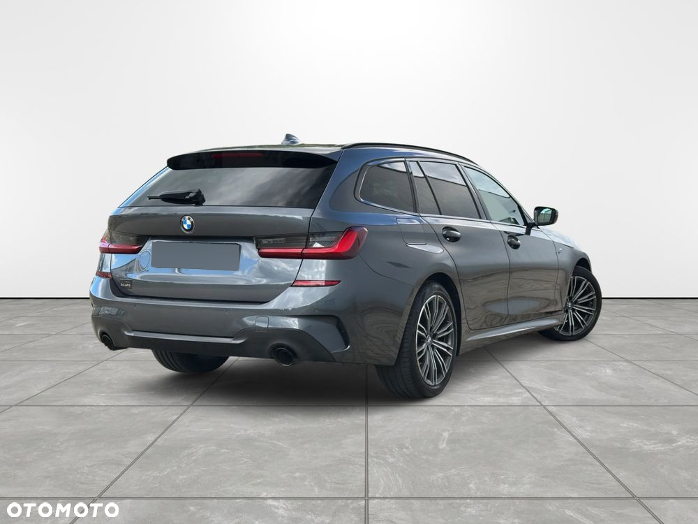 BMW Seria 3 320d Touring M Sport - 11