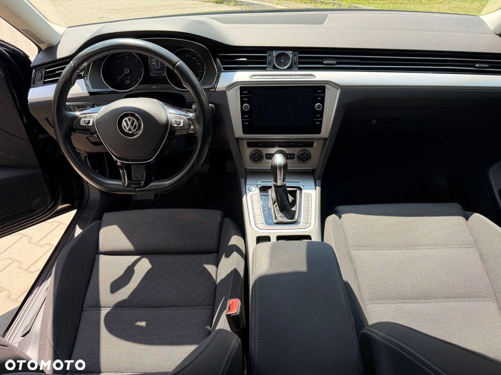 Volkswagen Passat - 9