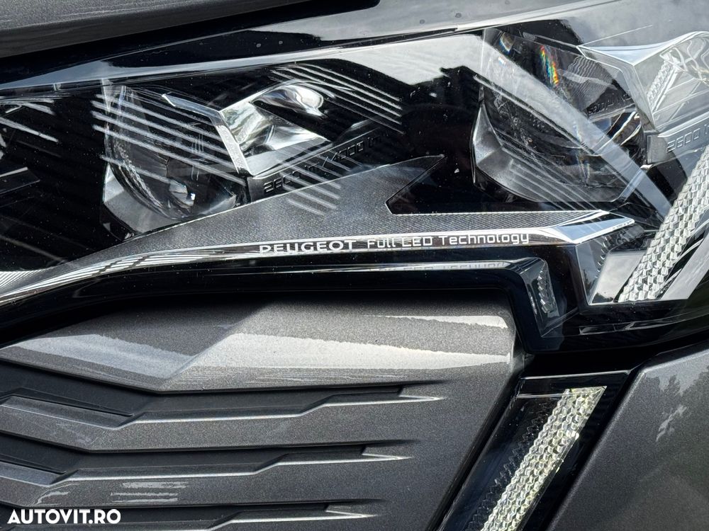 Peugeot 3008 225 e-EAT8 GT - 29