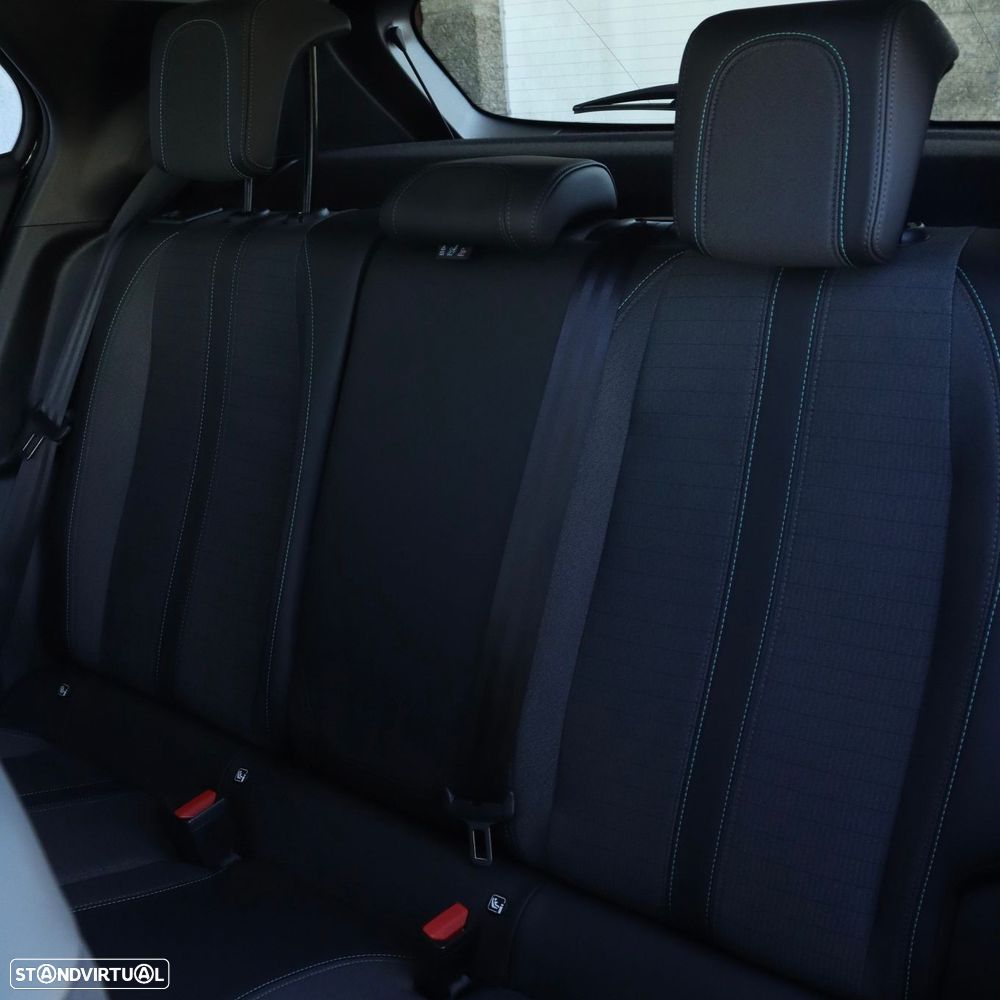 Peugeot 2008 1.2 PureTech Allure Pack EAT8 - 25