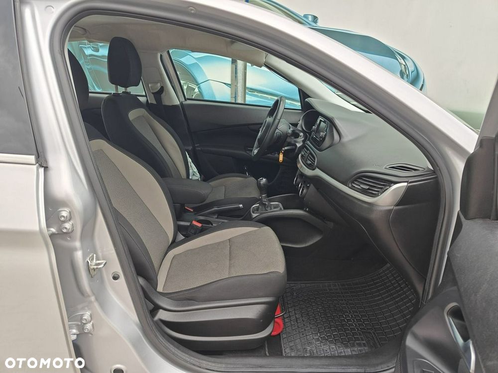 Fiat Tipo - 12