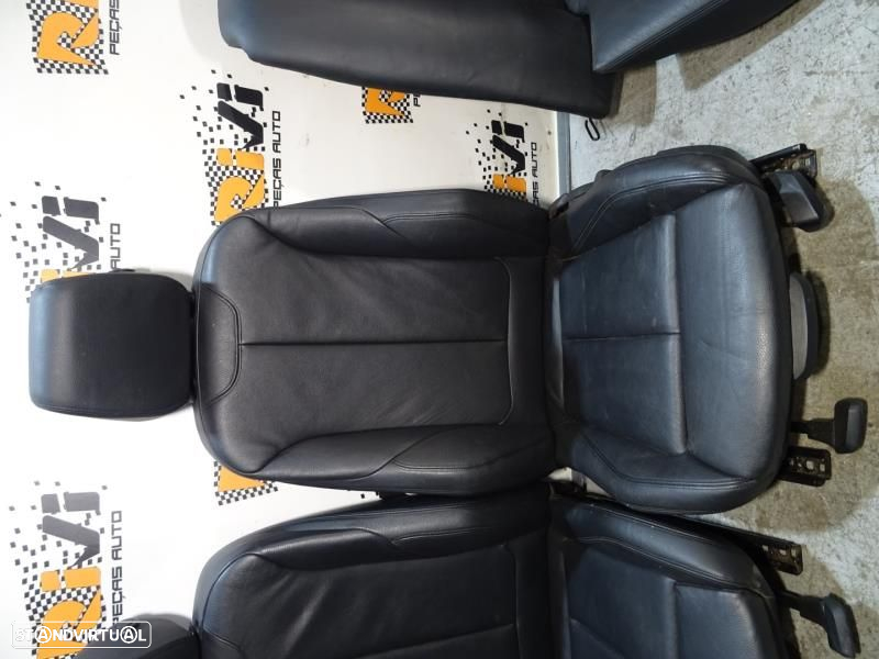 Bancos BMW Serie 3 F30 Pack M em Pele com Quartelas - 4