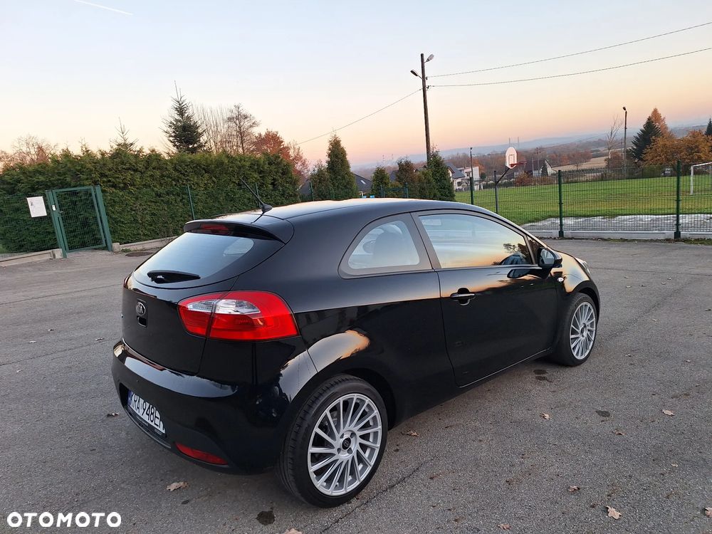 Kia Rio - 8