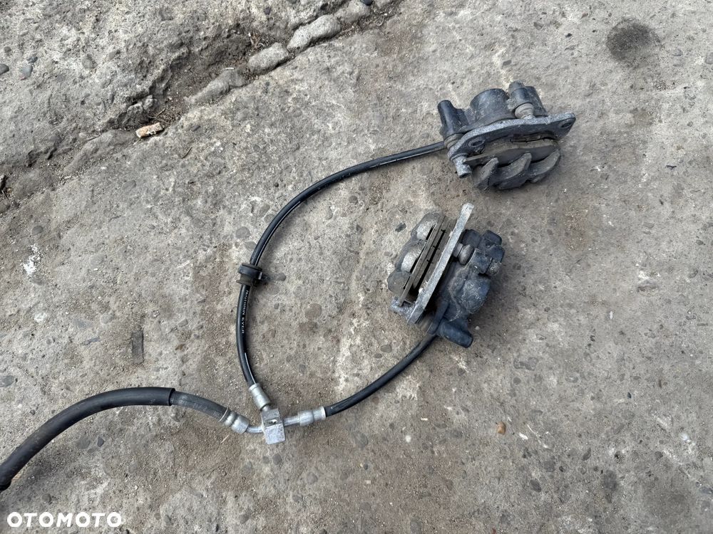 Zaciski Suzuki Burgman 400 - 1