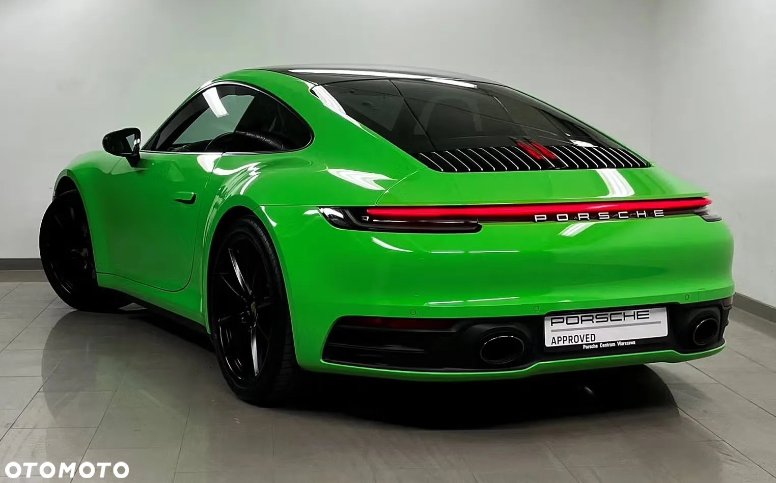 Porsche 911 Carrera 4 - 3