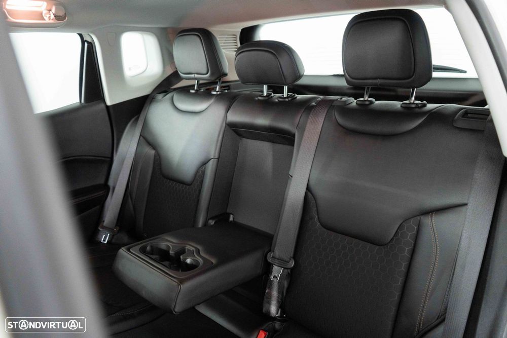 Jeep Compass - 10