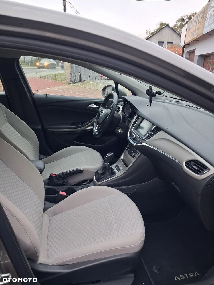Opel Astra - 11