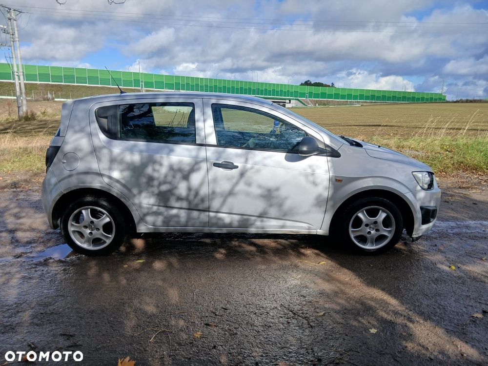 Chevrolet Aveo 1.2 LS - 11