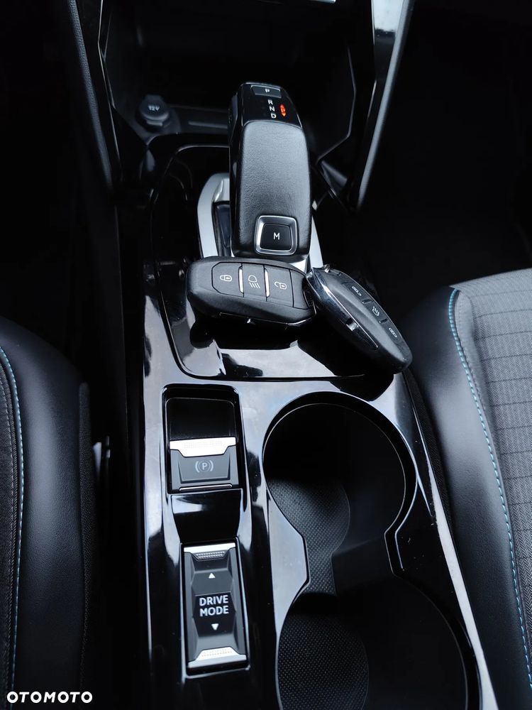Peugeot 2008 1.2 PureTech Allure S&S EAT8 - 23