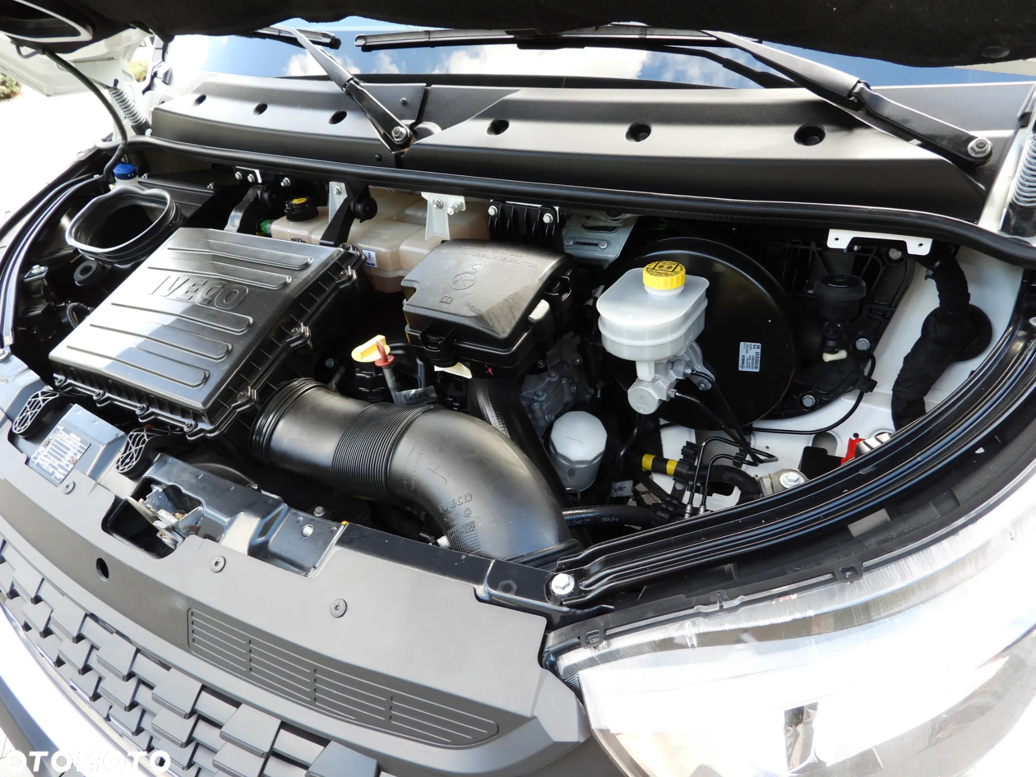 Iveco DAILY 35C16 WYWROTKA PODWÓJNA KABINA DOKA 6 MIEJSC TEMPOMAT NAWIGACJA BLIŹNIACZE KOŁA KLIMATYZACJA 160KM [ 344567 ] - 24