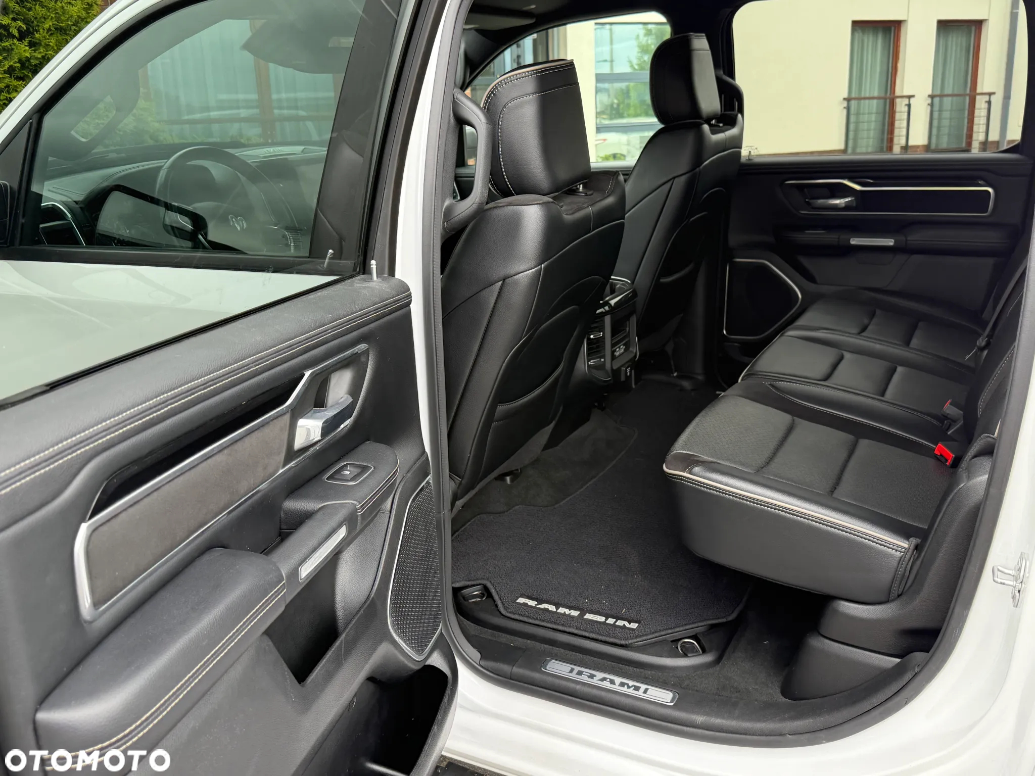 RAM 1500 Crew Cab Shortbed Laramie - 27
