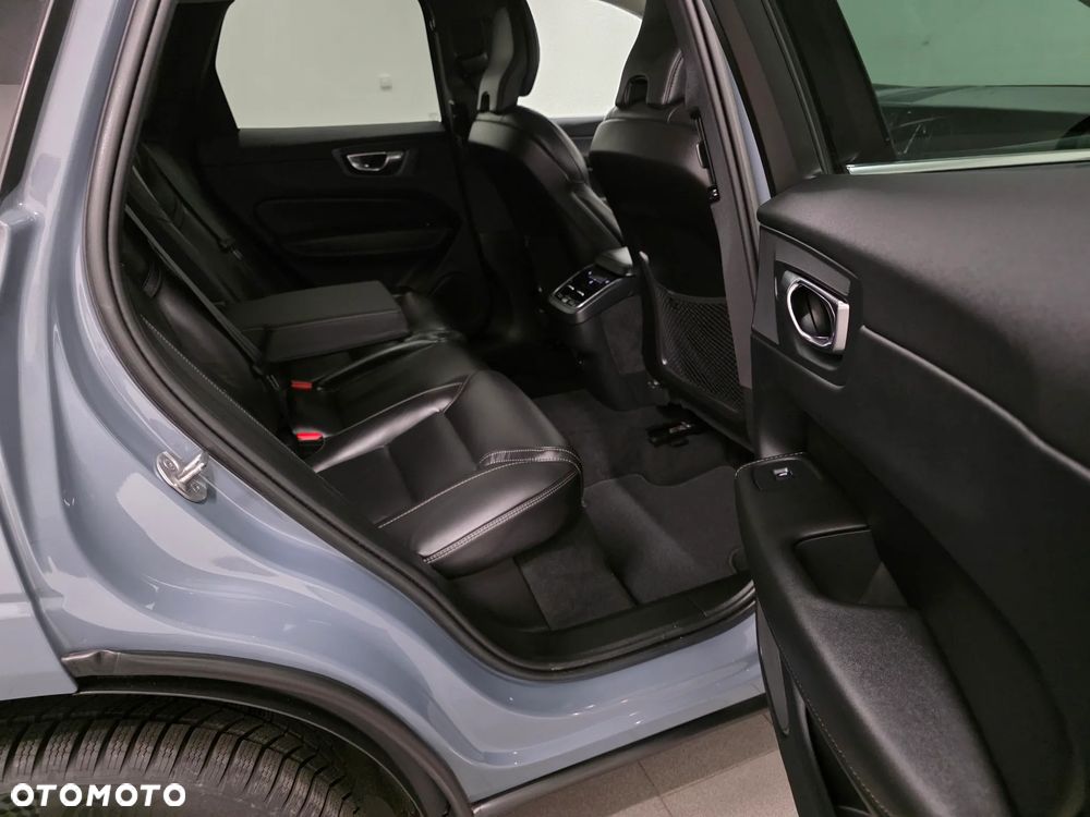 Volvo XC 60 B5 D AWD Geartronic Inscription - 32