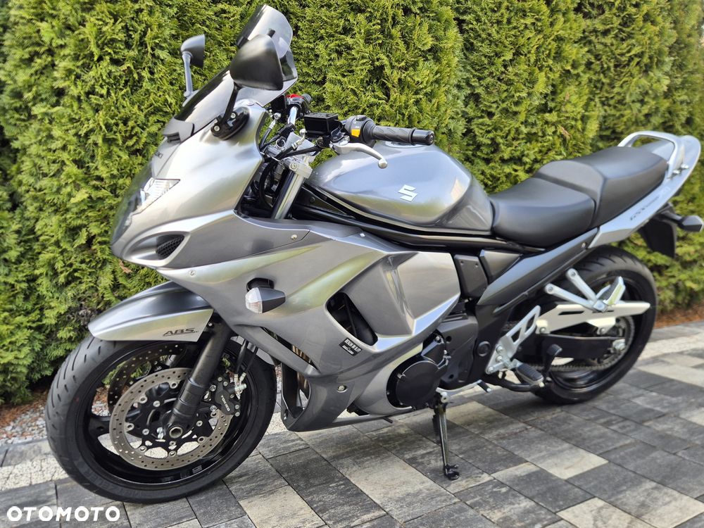 Suzuki GSX - 5