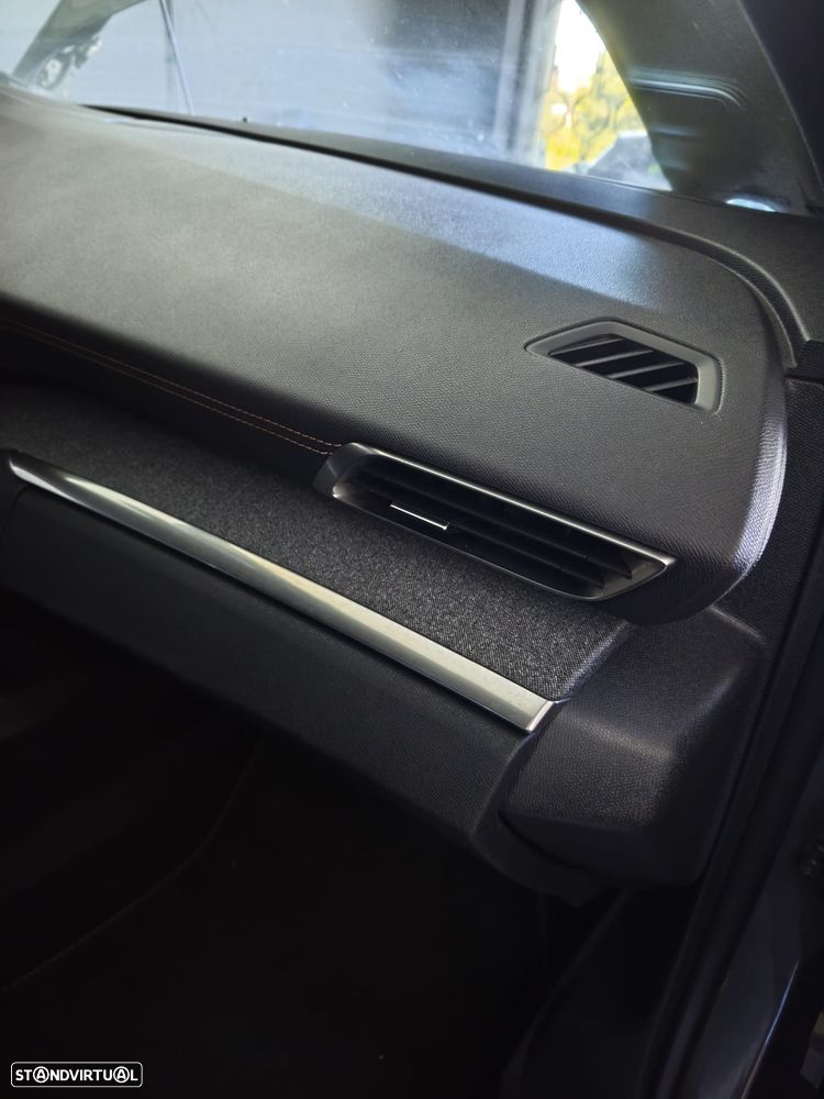Peugeot 5008 1.6 BlueHDi GT Line - 16