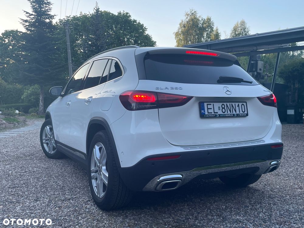 Mercedes-Benz GLA 250 4-Matic - 9