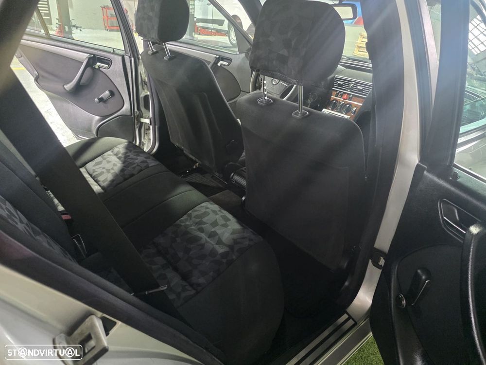 Mercedes-Benz C 220 - 14