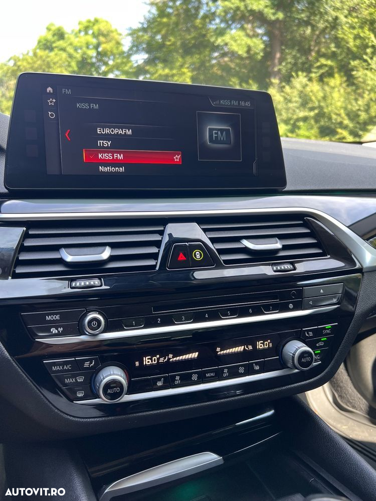 BMW Seria 5 520d AT - 29