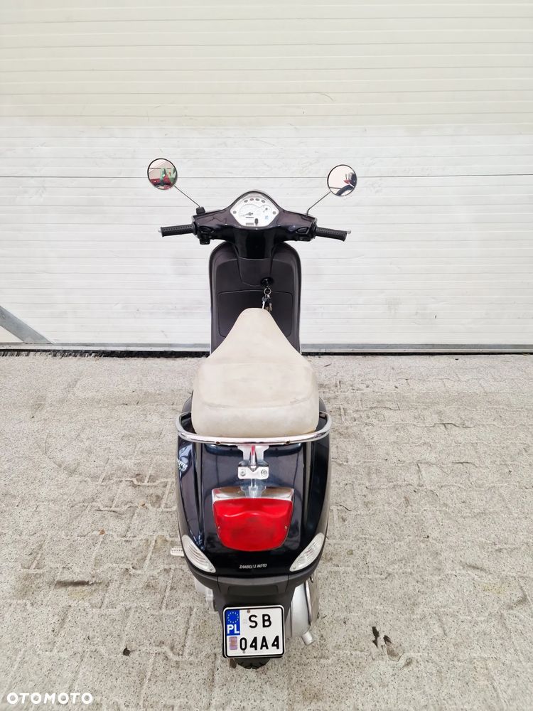 Piaggio Vespa - 25