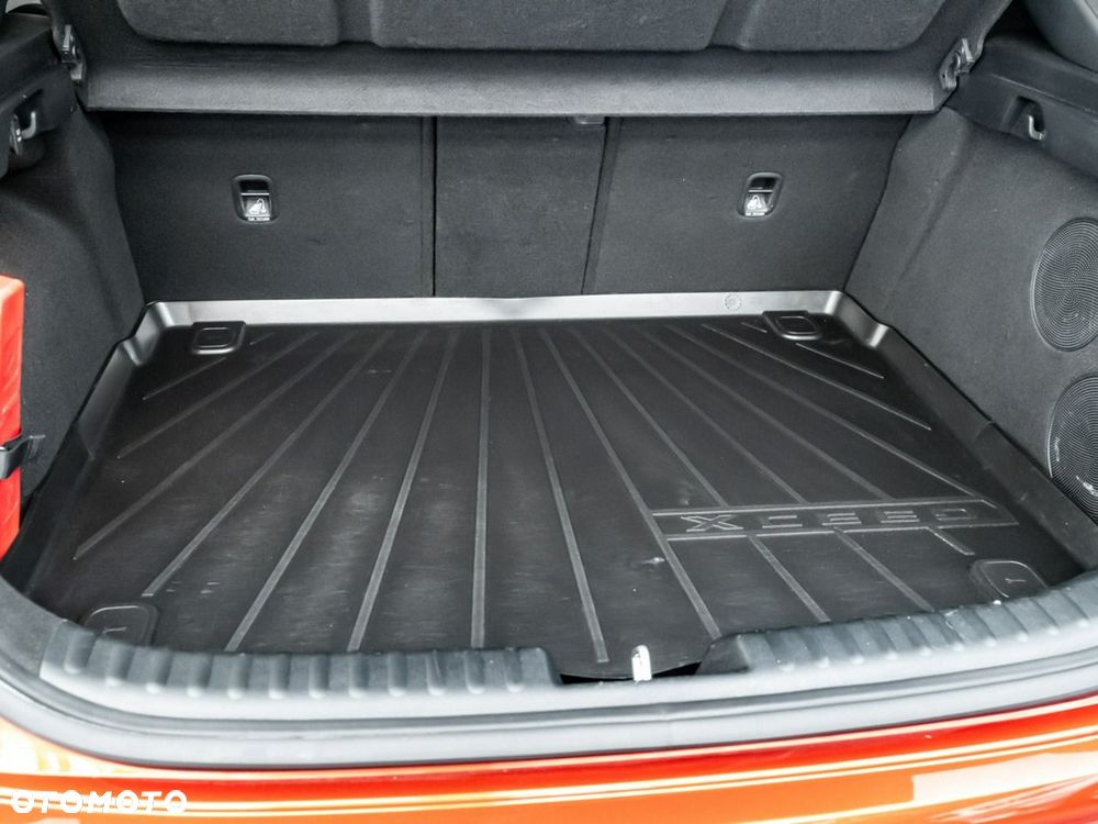 Kia XCeed 1.6 T-GDI L Business Line DCT - 30