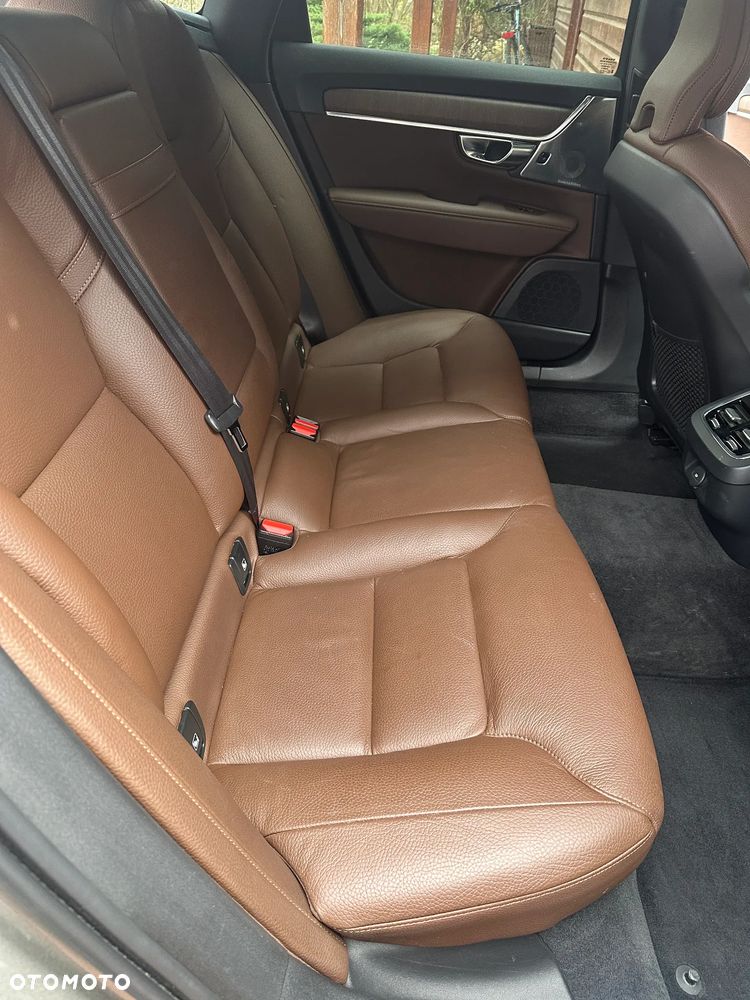 Volvo V90 Cross Country - 12