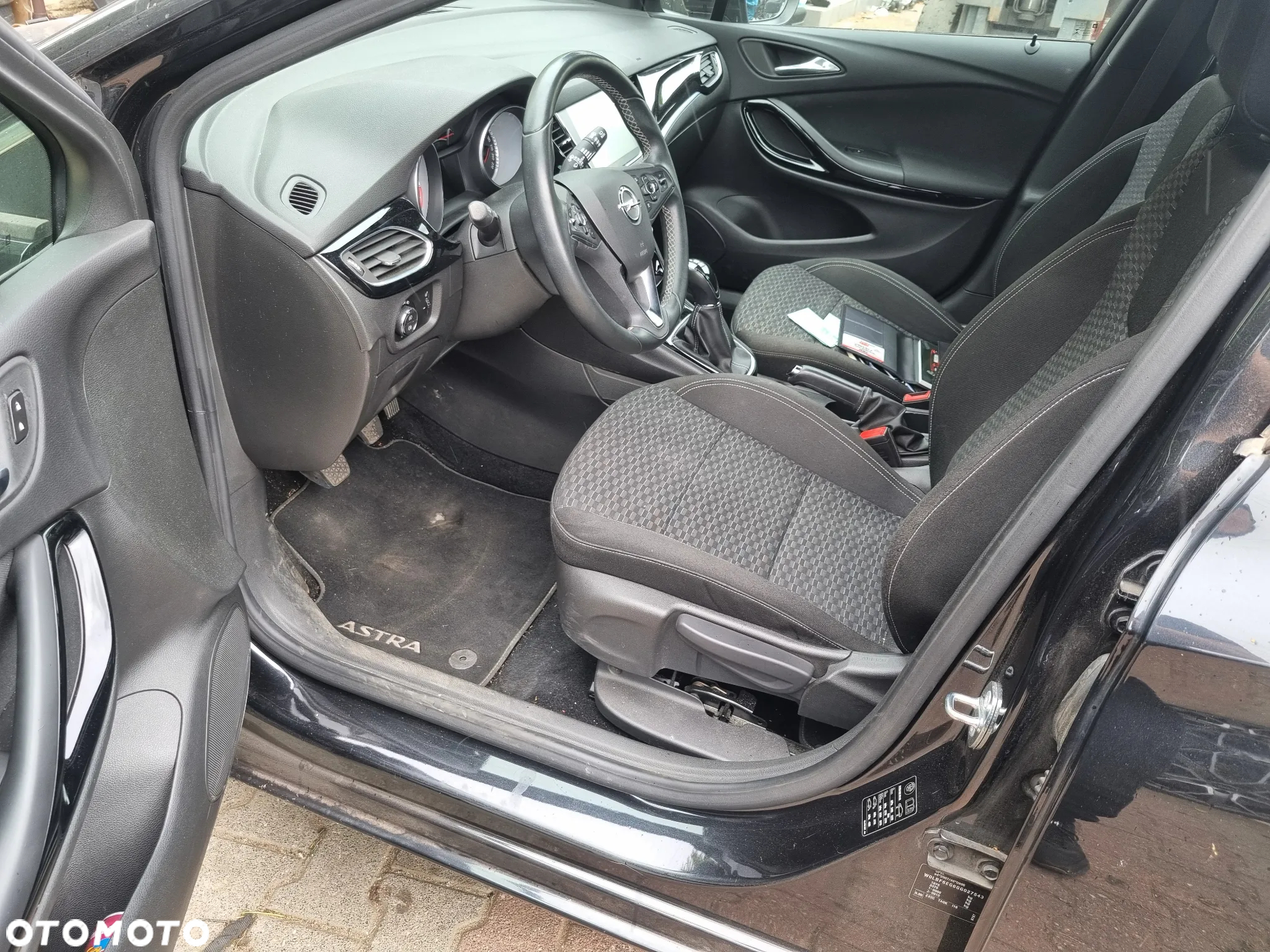 Opel Astra IV 1.6 CDTI Cosmo - 26