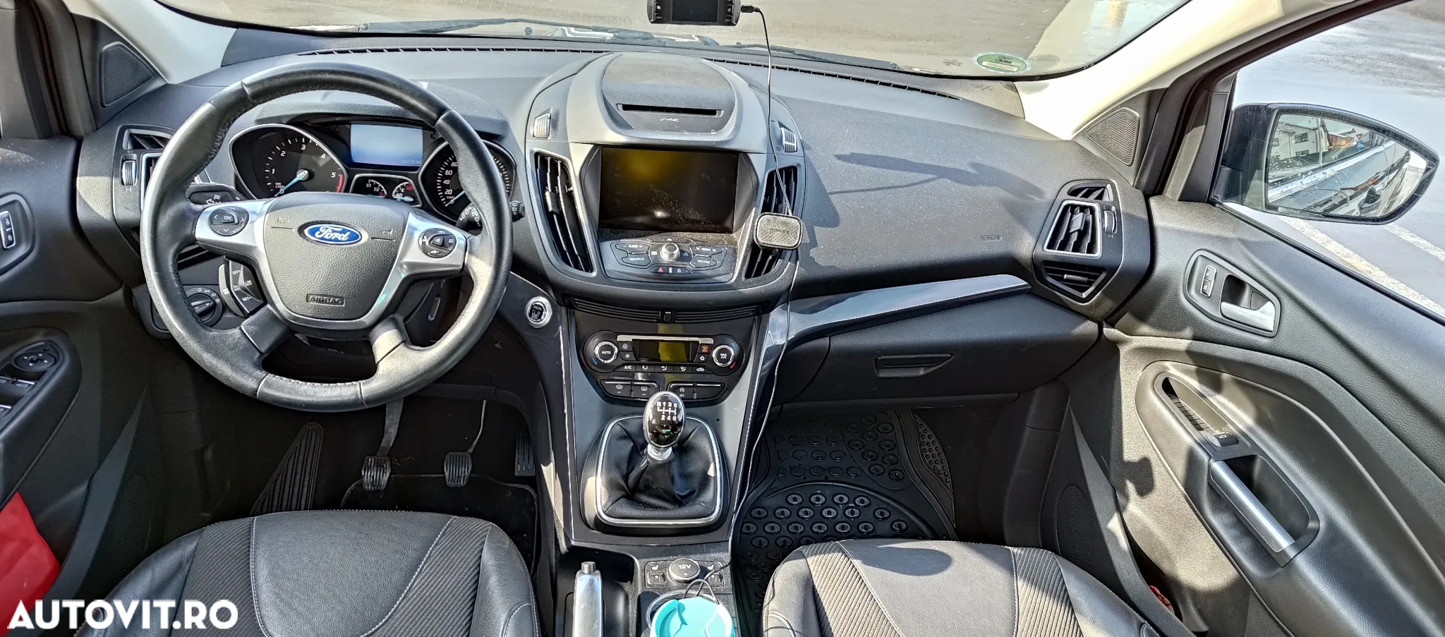Ford Kuga 2.0 TDCi 2x4 Titanium - 5
