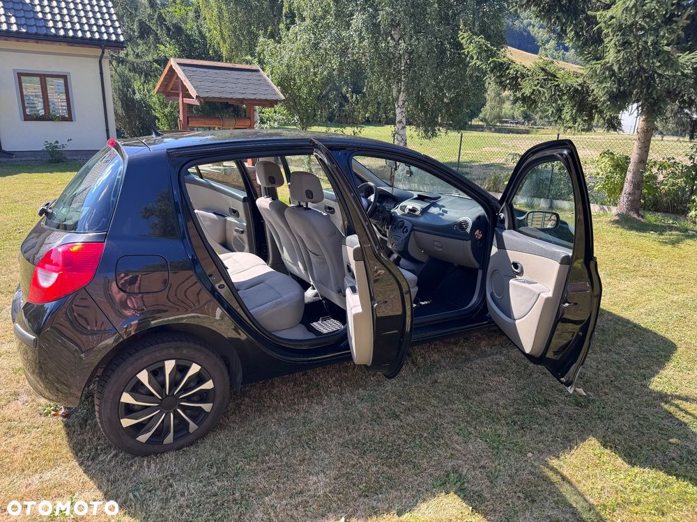 Renault Clio 1.2 16V Authentique - 3