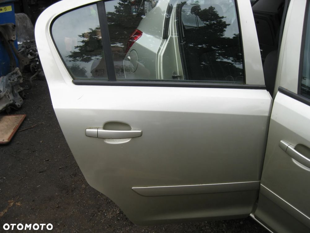 corsa d drzwi 5 d kolor z40m - 4