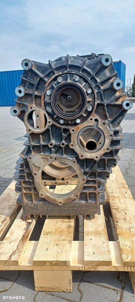 Obudowa Reduktora Skrzyni Rozdzielczej MAN TGS TGA 6x6 8x8 8x6 G173 G172