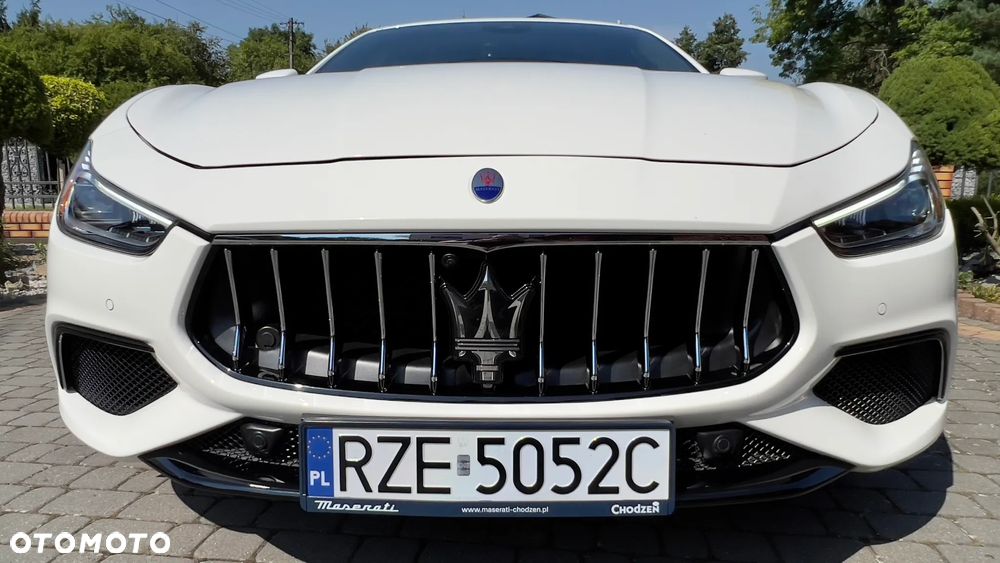 Maserati Ghibli S GranSport - 12