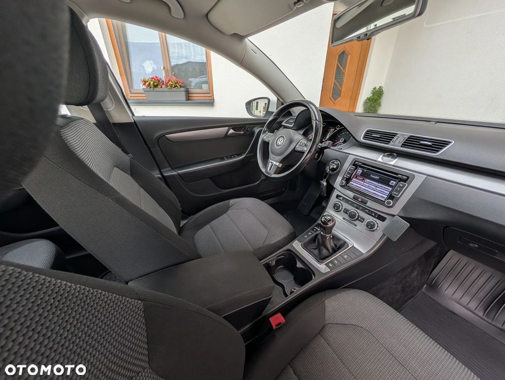 Volkswagen Passat 2.0 TDI BlueMotion Technology Comfortline - 9