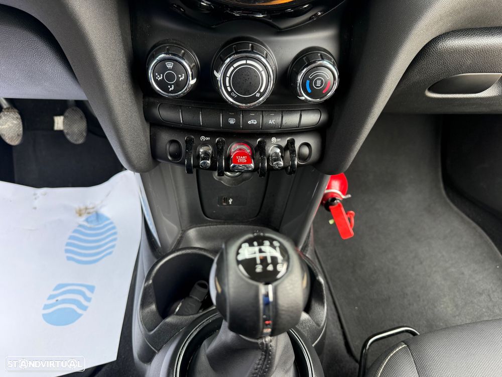 MINI 3 Portas Cooper D - 19