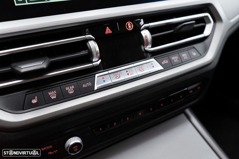 BMW 318 d Aut. Sport Line - 36
