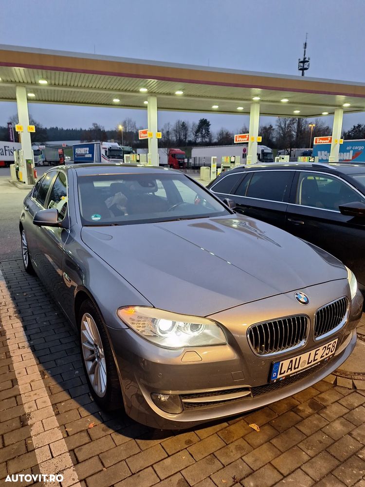 BMW Seria 5 520d Aut. - 33
