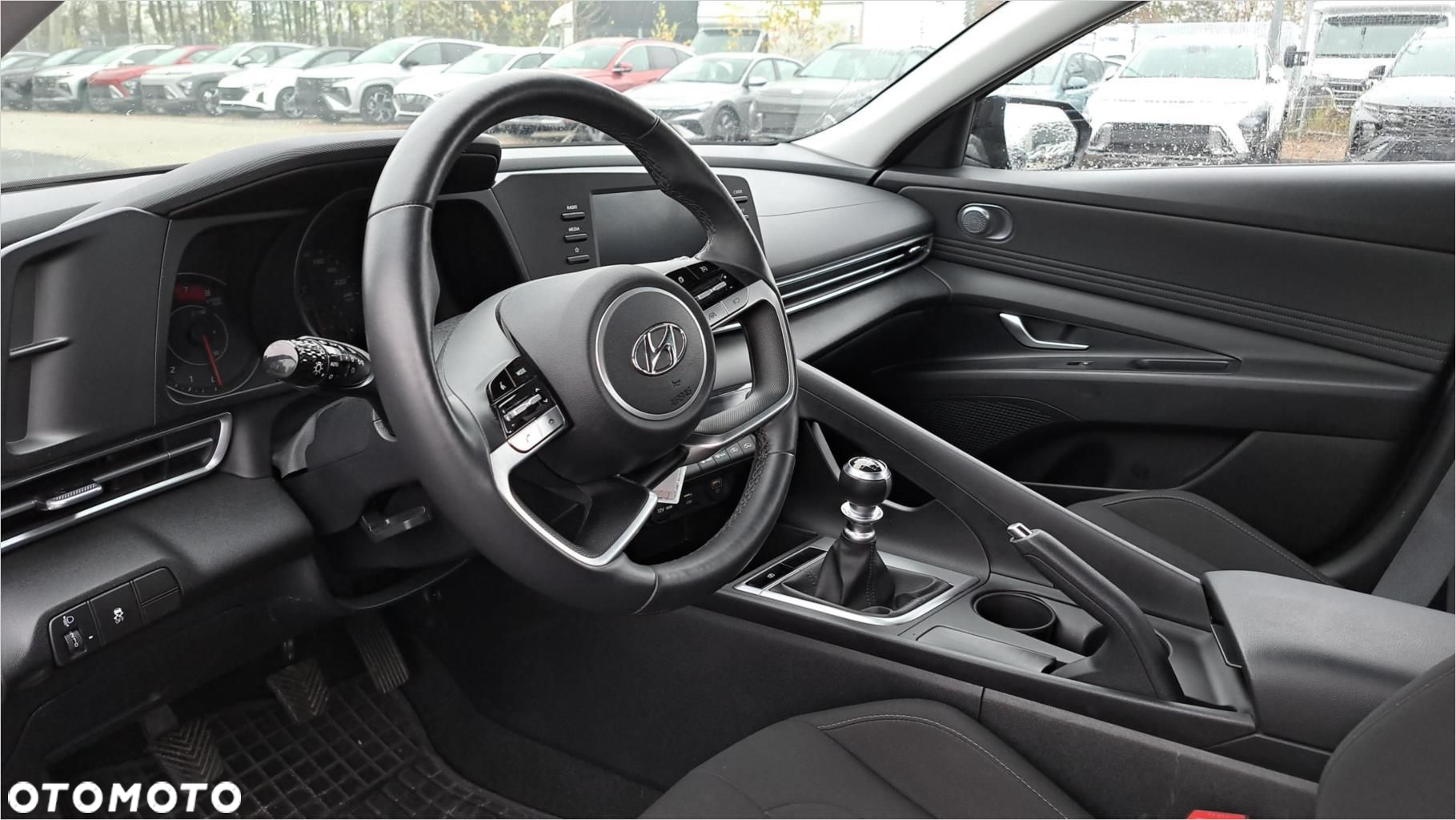 Hyundai Elantra - 9
