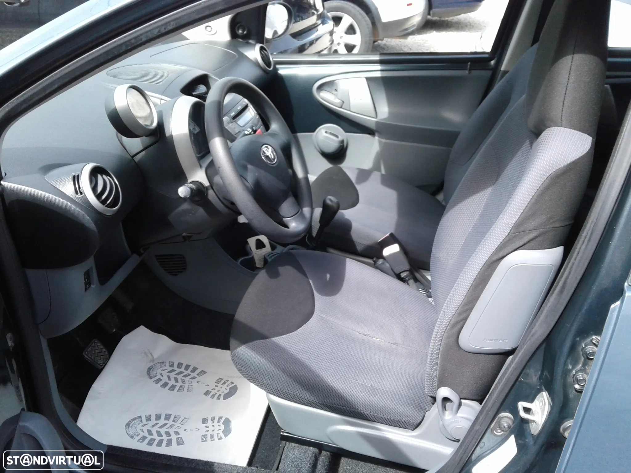 Toyota Aygo 1.0 + AC - 7