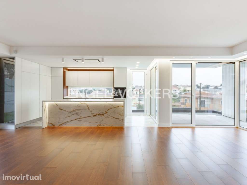 Luxuosa Moradia de 7 assoalhadas a 5minutos da Praia - Grande imagem: 2/53