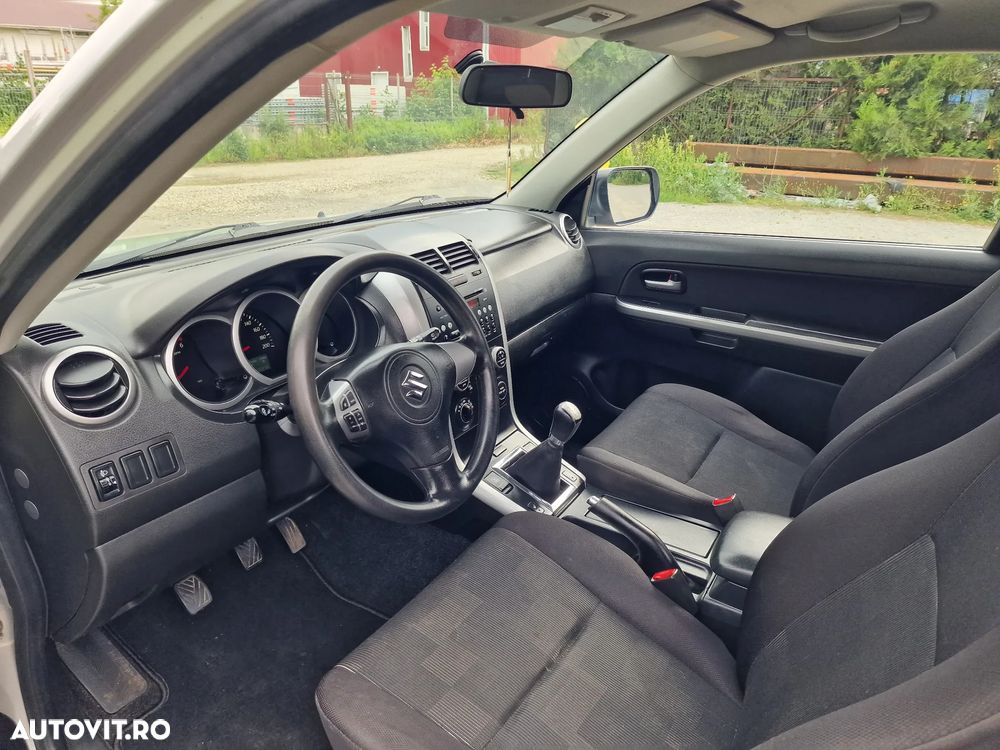 Suzuki Grand Vitara 1.9 DDiS Comfort - 18