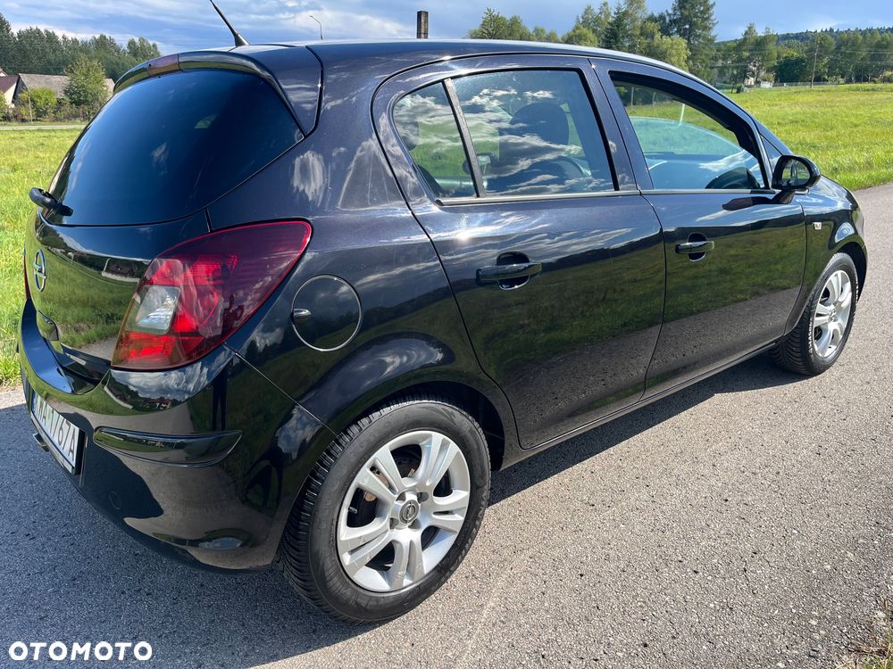 Opel Corsa 1.4 16V Essentia - 12