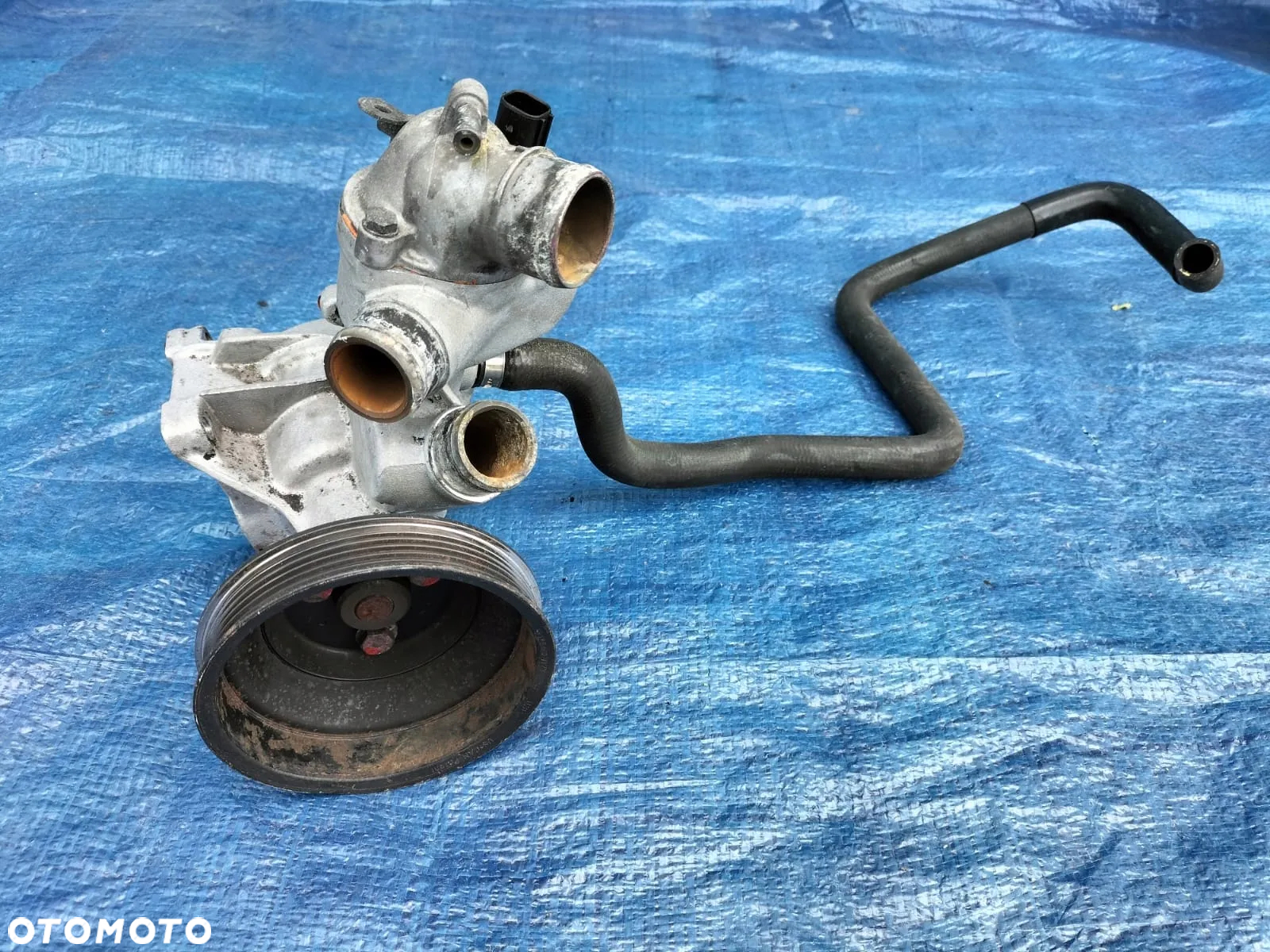 POMPA WODY TERMOSTAT KOŁO PASOWE CZUJNIK TEMPERATURY OBUDOWA TERMOSTATU KOLANKO A1042030374 1264600379 MERCEDES W140 LIFT 2.8B 3.2B - 2