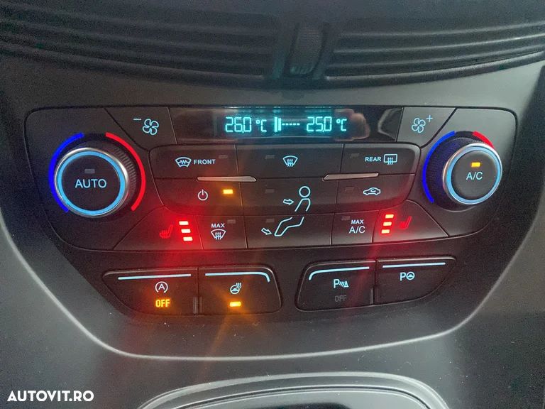 Ford Kuga 2.0 TDCi 4WD Powershift Titanium - 15