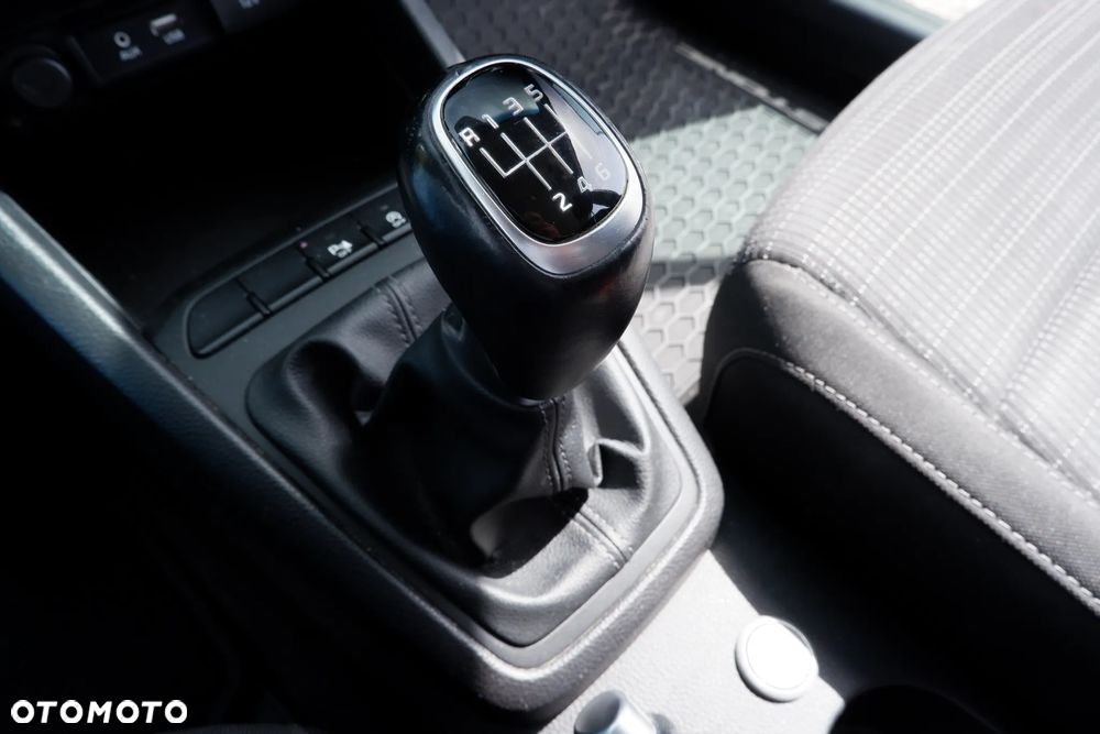 Kia Stonic 1.4 L - 22