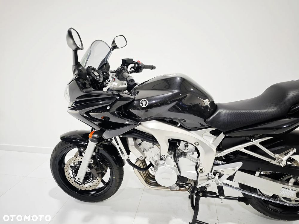 Yamaha FZ - 17