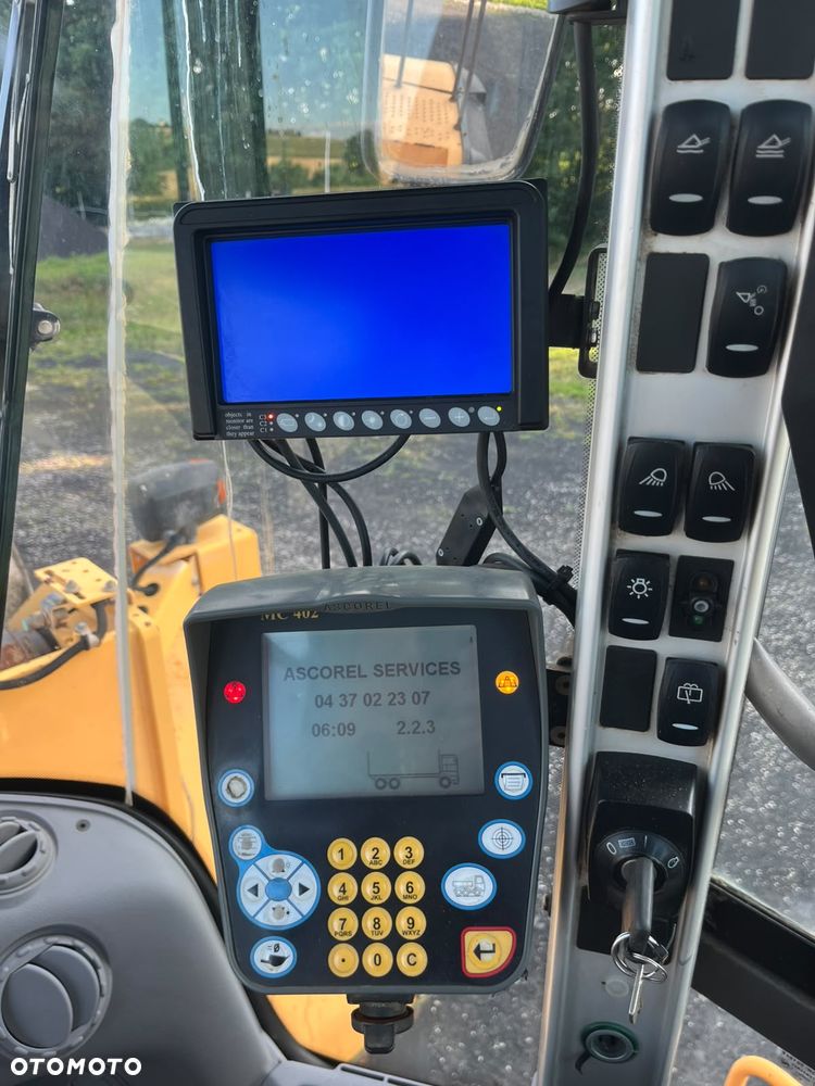 Volvo L180F - 11