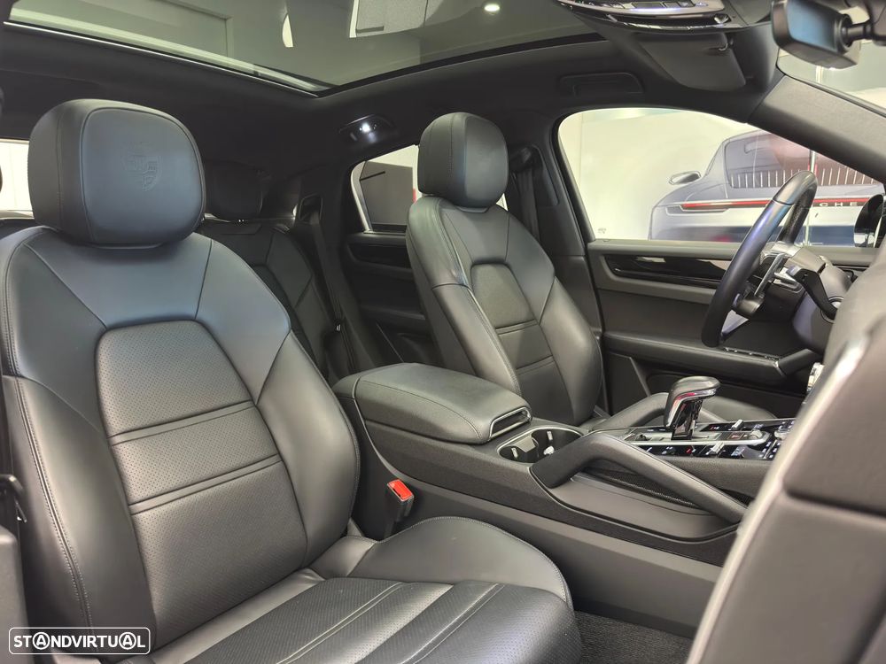 Porsche Cayenne Coupé E-Hybrid - 26